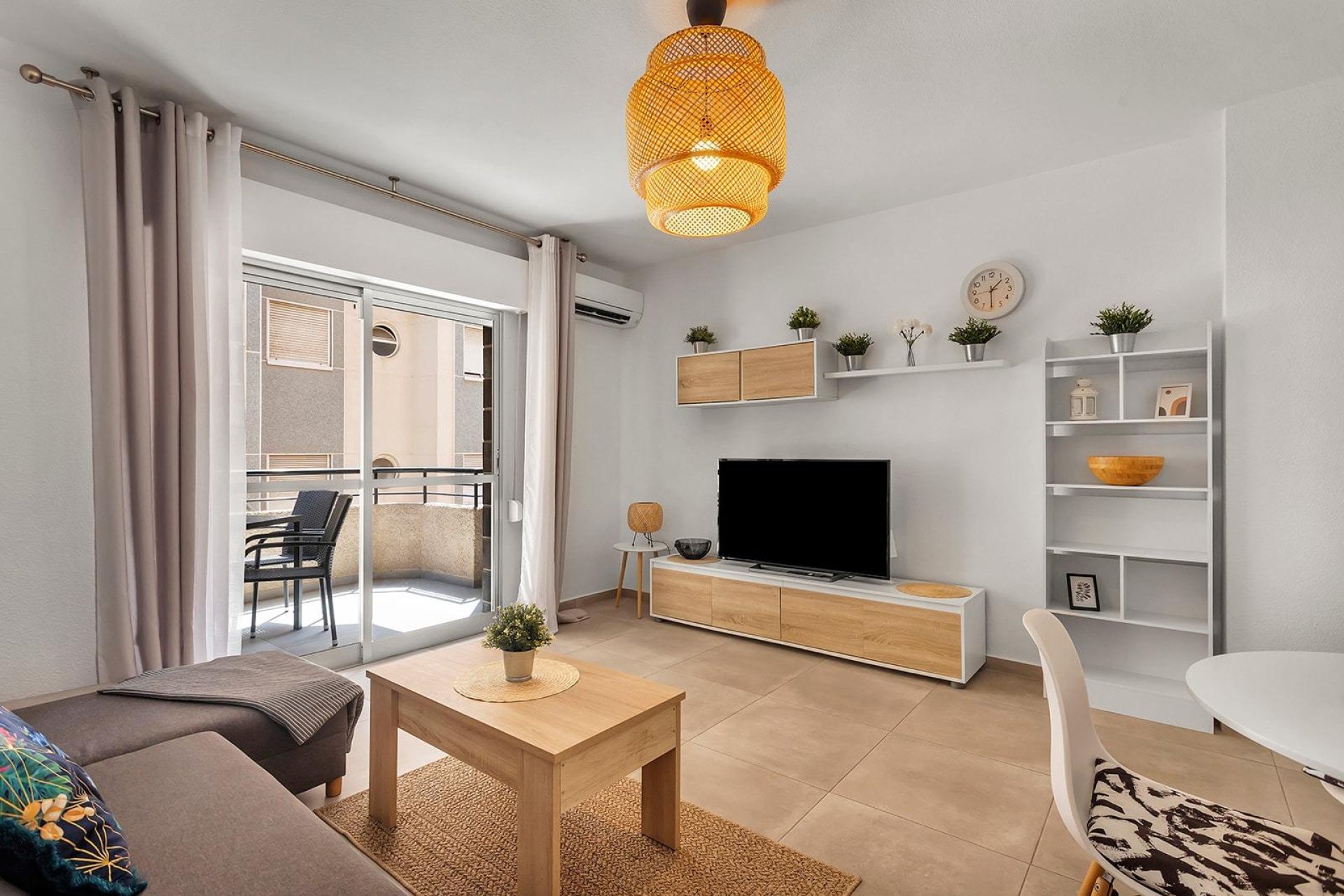 Resale - Apartment -
Torrevieja - Playa de los Locos