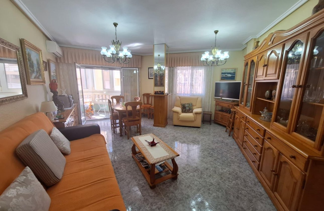 Resale - Apartment -
Torrevieja - Playa de los Locos