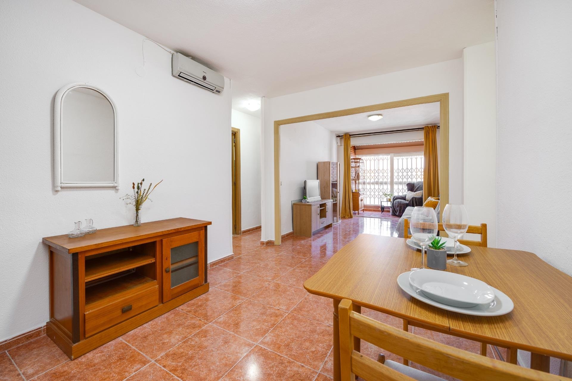 Resale - Apartment -
Torrevieja - Playa De Los Naufragos