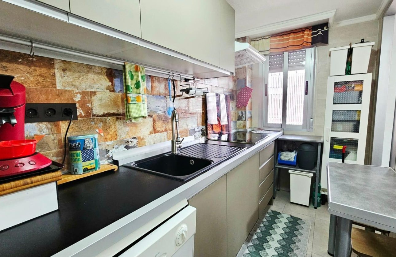 Resale - Apartment -
Torrevieja - Playa De Los Naufragos