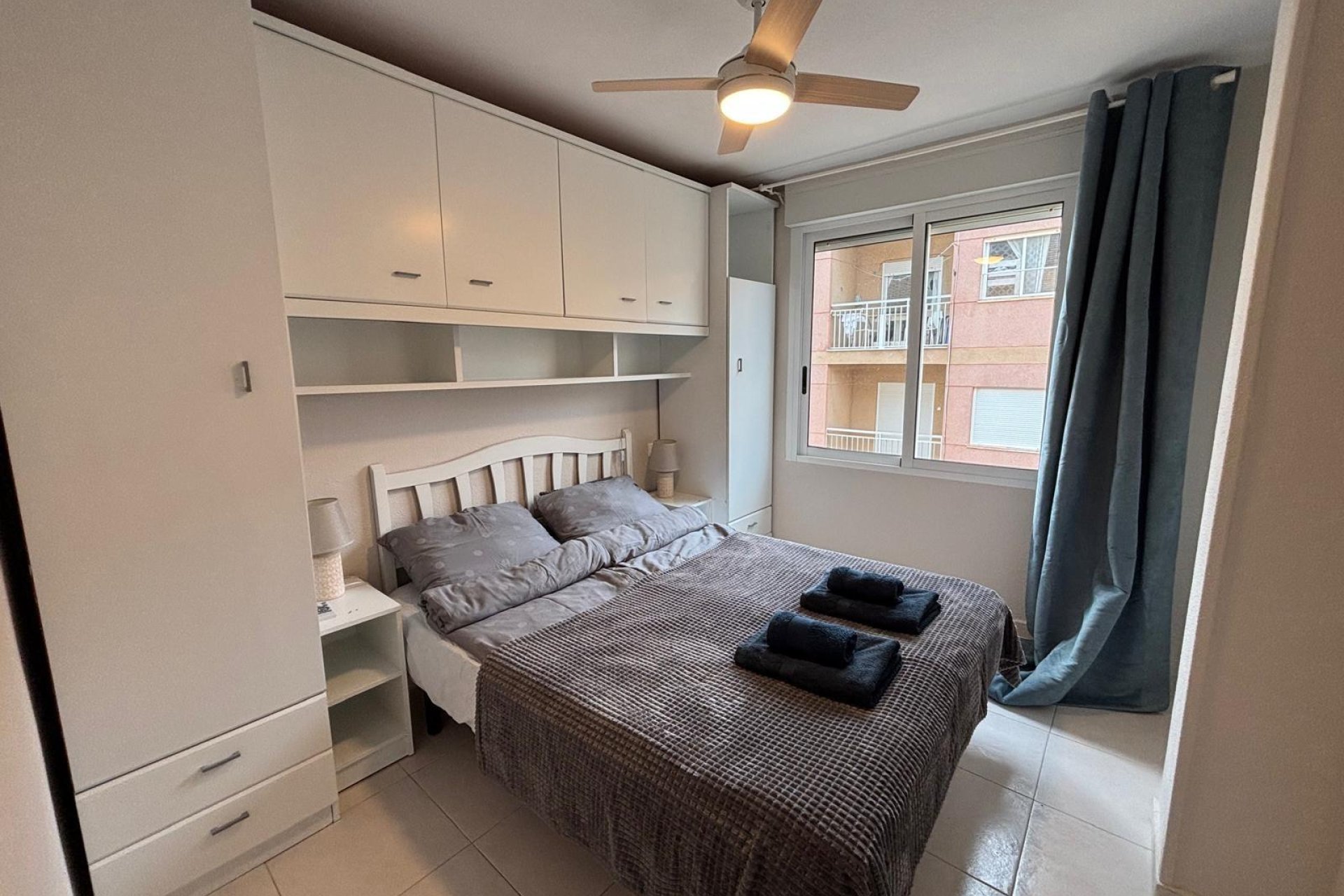 Resale - Apartment -
Torrevieja - Playa De Los Naufragos