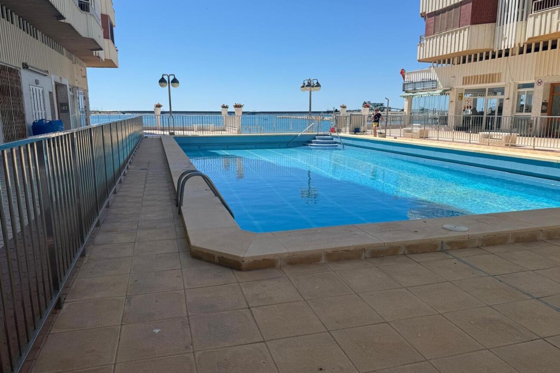 Resale - Apartment -
Torrevieja - Playa del Acequión