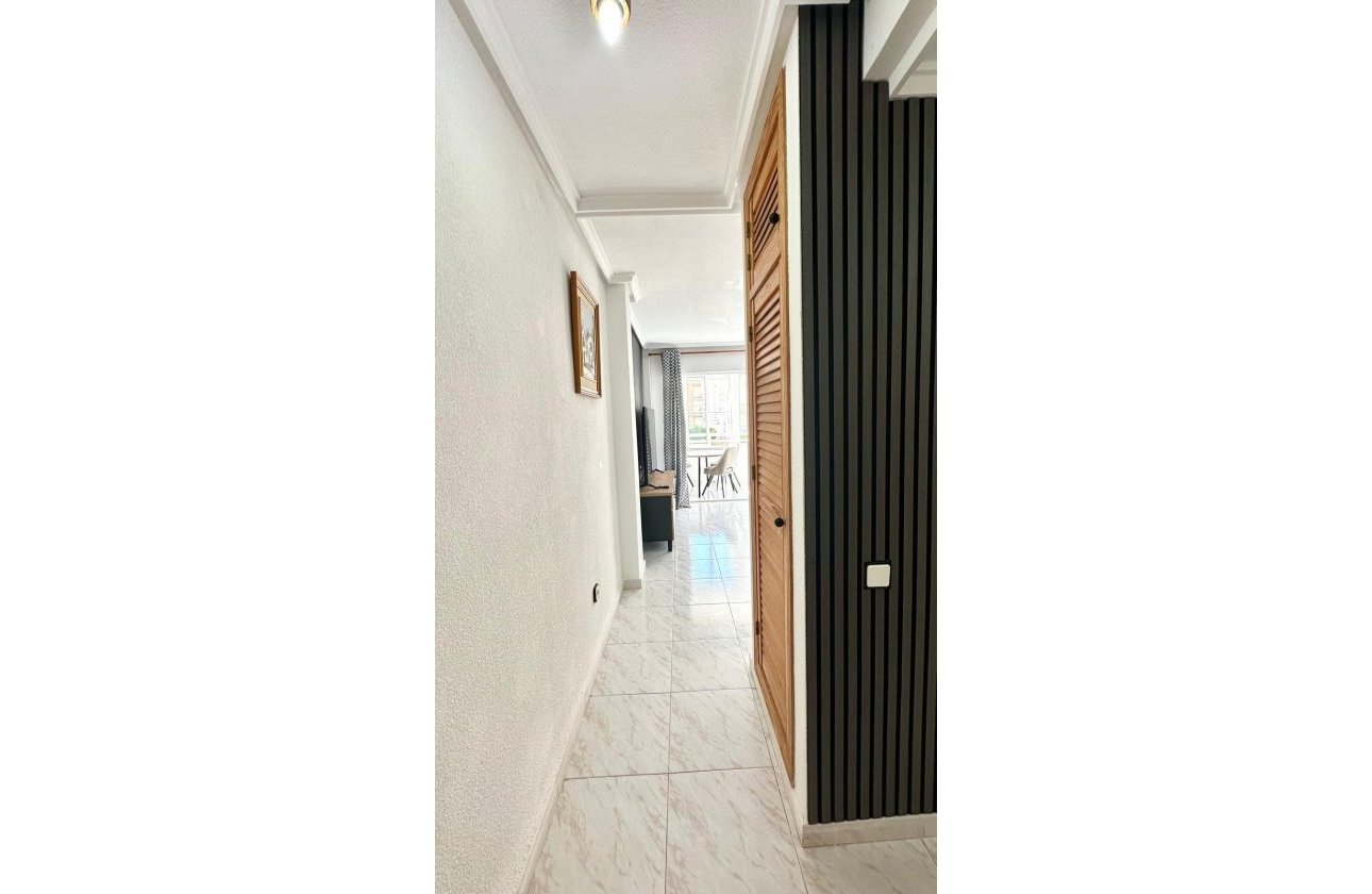 Resale - Apartment -
Torrevieja - Playa del Cura