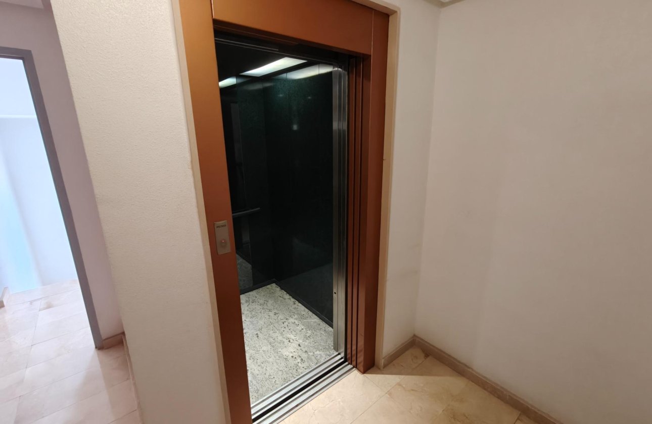 Resale - Apartment -
Torrevieja - Playa del Cura