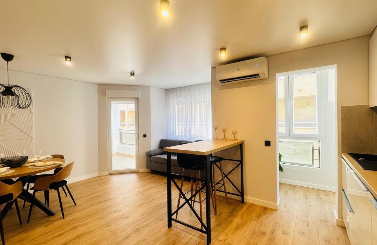 Resale - Apartment -
Torrevieja - Playa del Cura