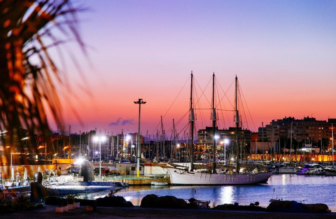 Resale - Apartment -
Torrevieja - Playa del Cura