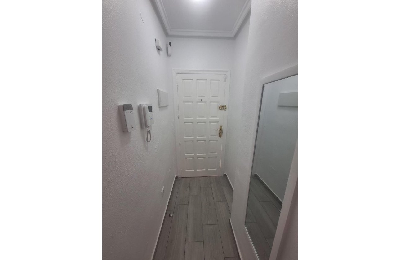 Resale - Apartment -
Torrevieja - Playa del Cura