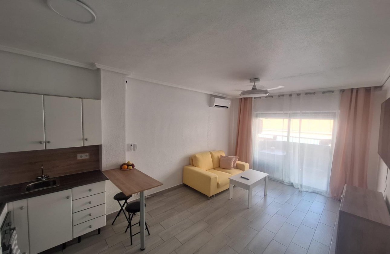 Resale - Apartment -
Torrevieja - Playa del Cura