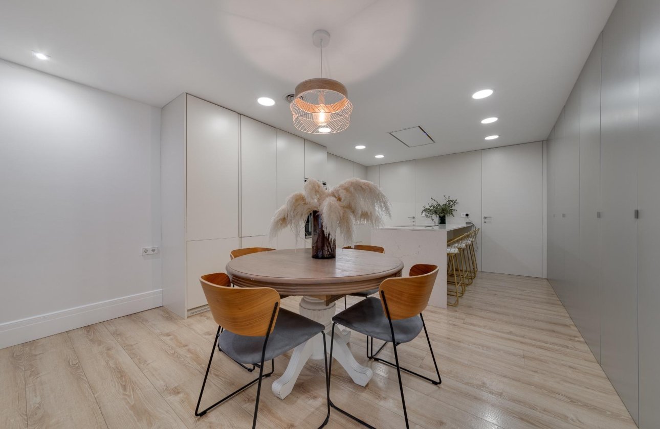 Resale - Apartment -
Torrevieja - Playa del Cura