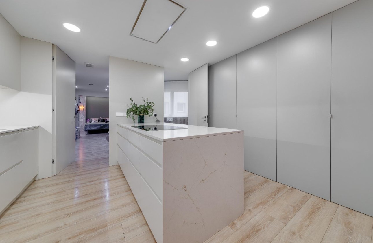 Resale - Apartment -
Torrevieja - Playa del Cura