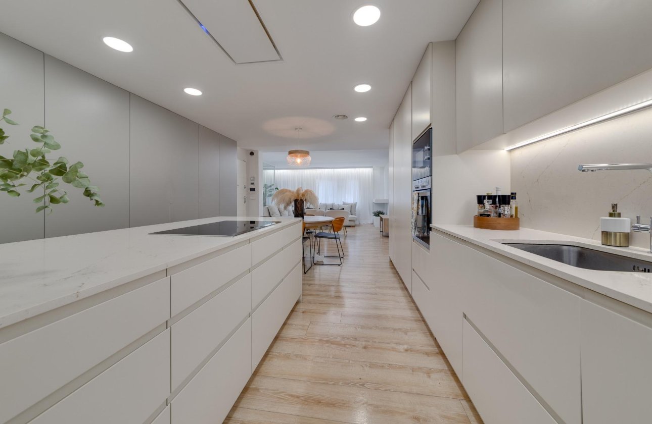 Resale - Apartment -
Torrevieja - Playa del Cura