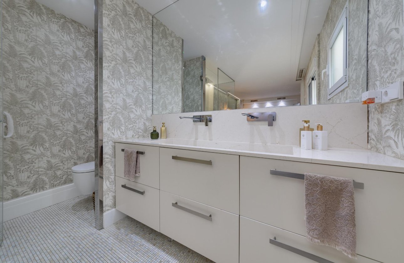 Resale - Apartment -
Torrevieja - Playa del Cura