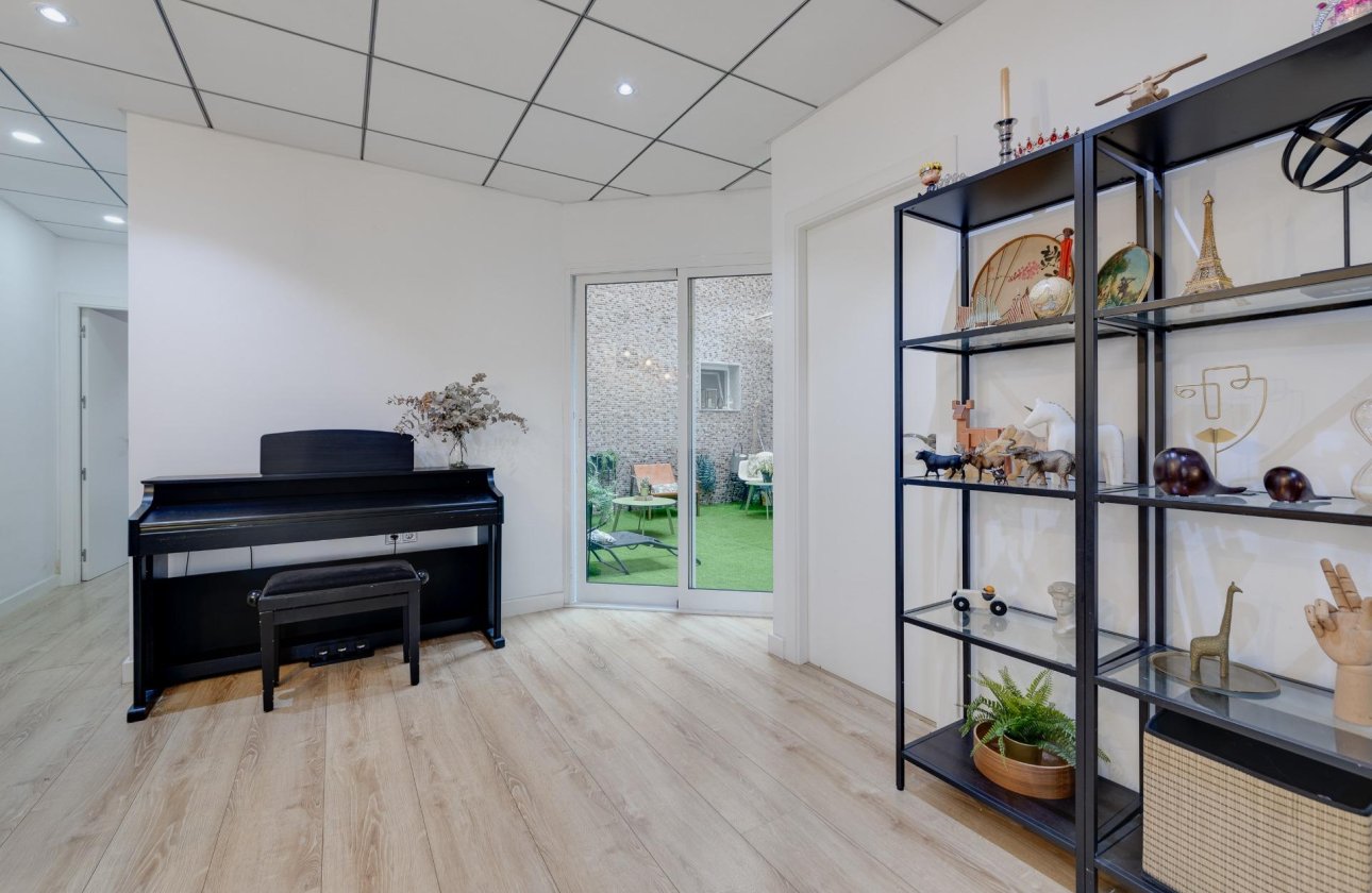 Resale - Apartment -
Torrevieja - Playa del Cura