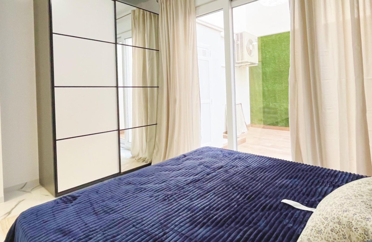 Resale - Apartment -
Torrevieja - Playa del Cura