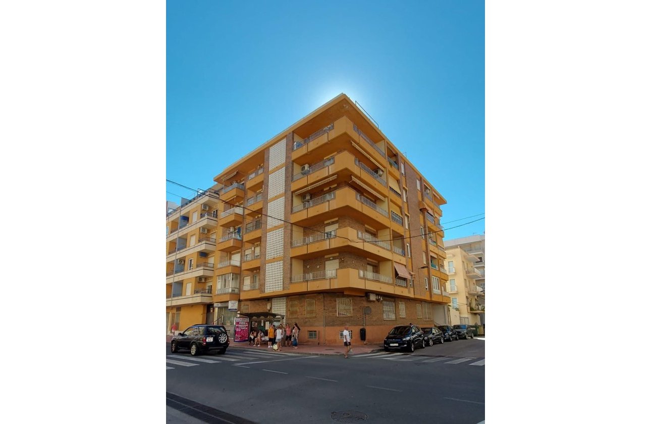 Resale - Apartment -
Torrevieja - Playa del Cura