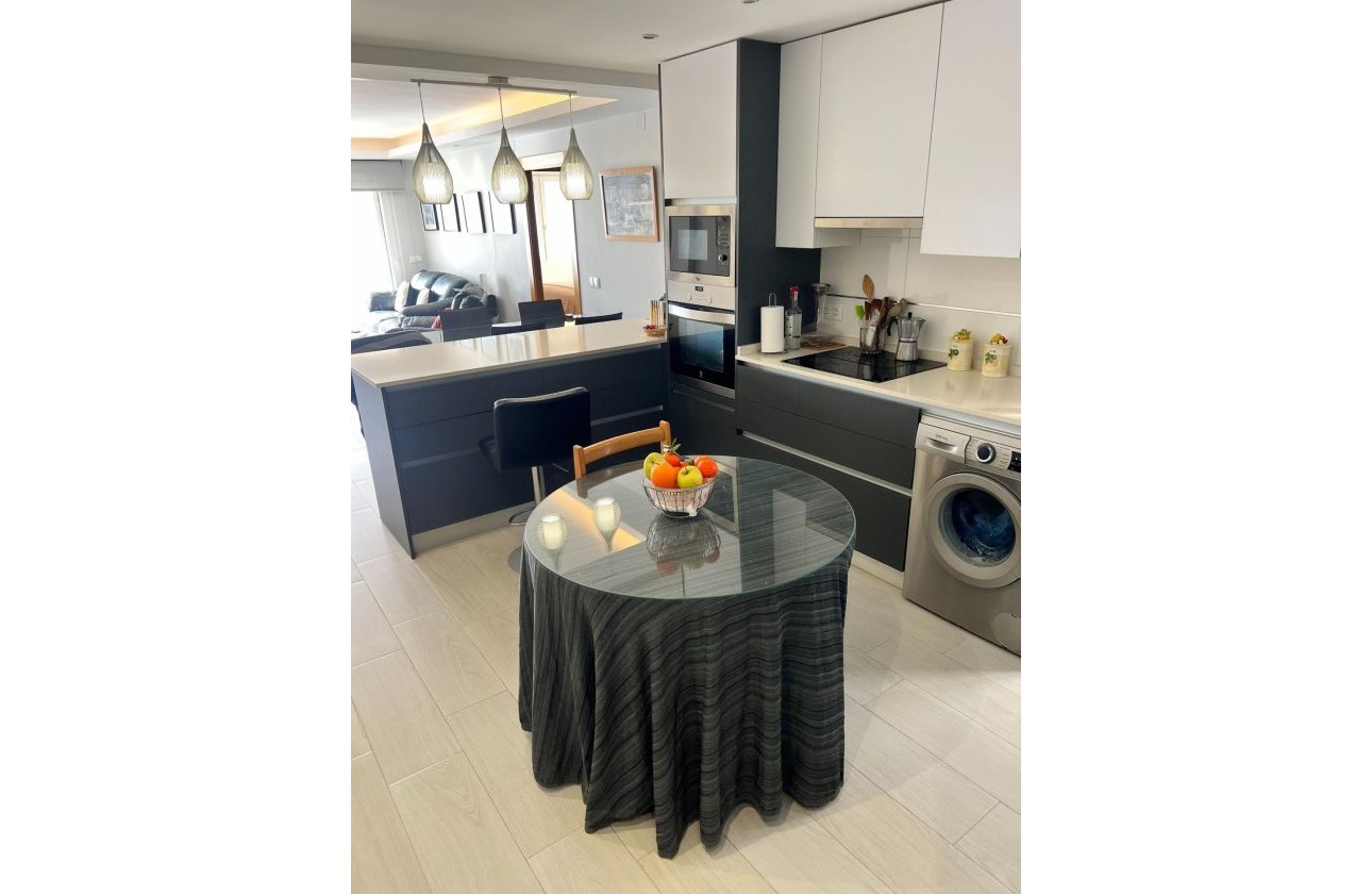 Resale - Apartment -
Torrevieja - Playa del Cura