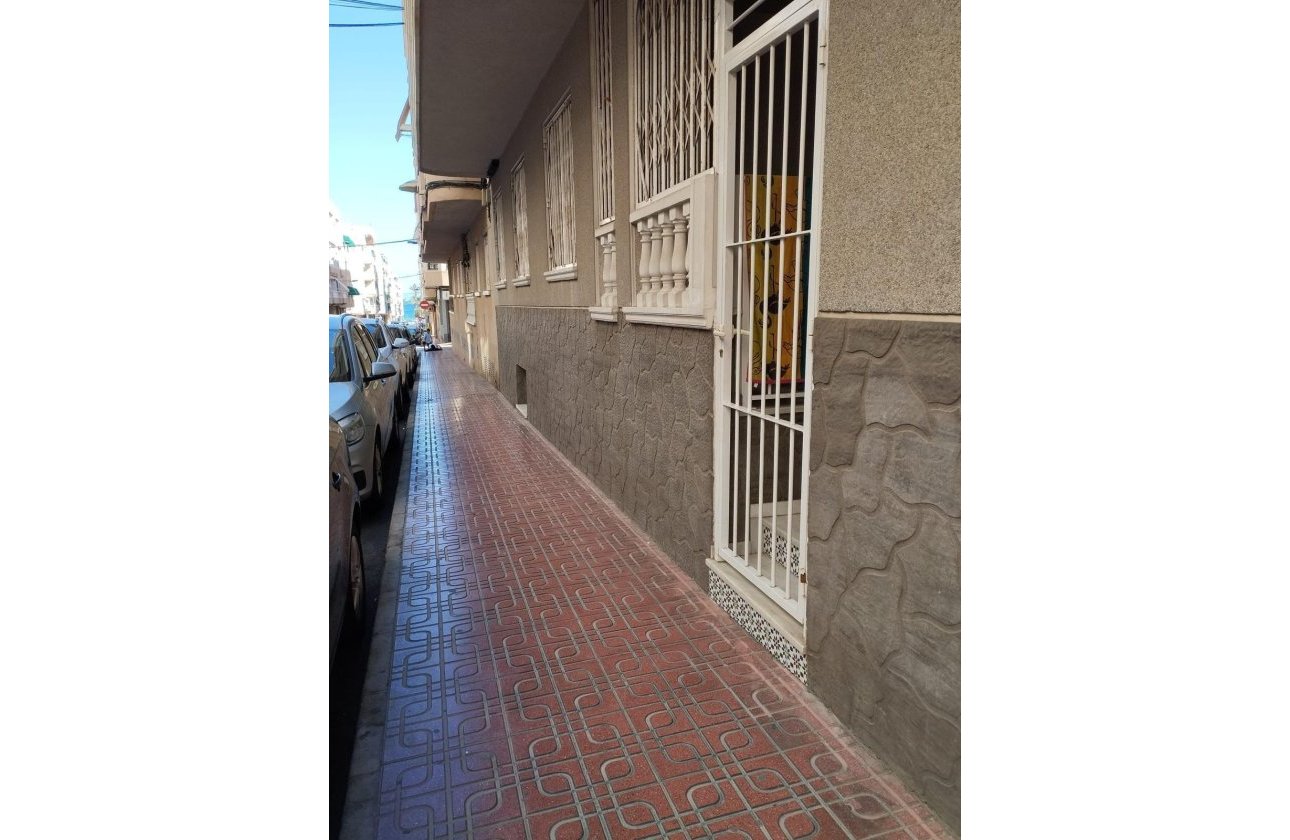 Resale - Apartment -
Torrevieja - Playa del Cura