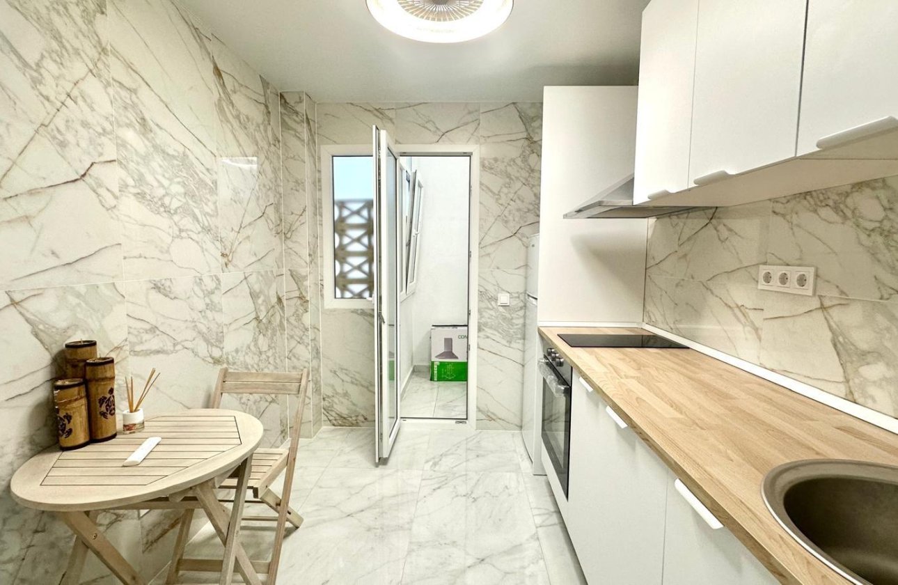 Resale - Apartment -
Torrevieja - Playa del Cura