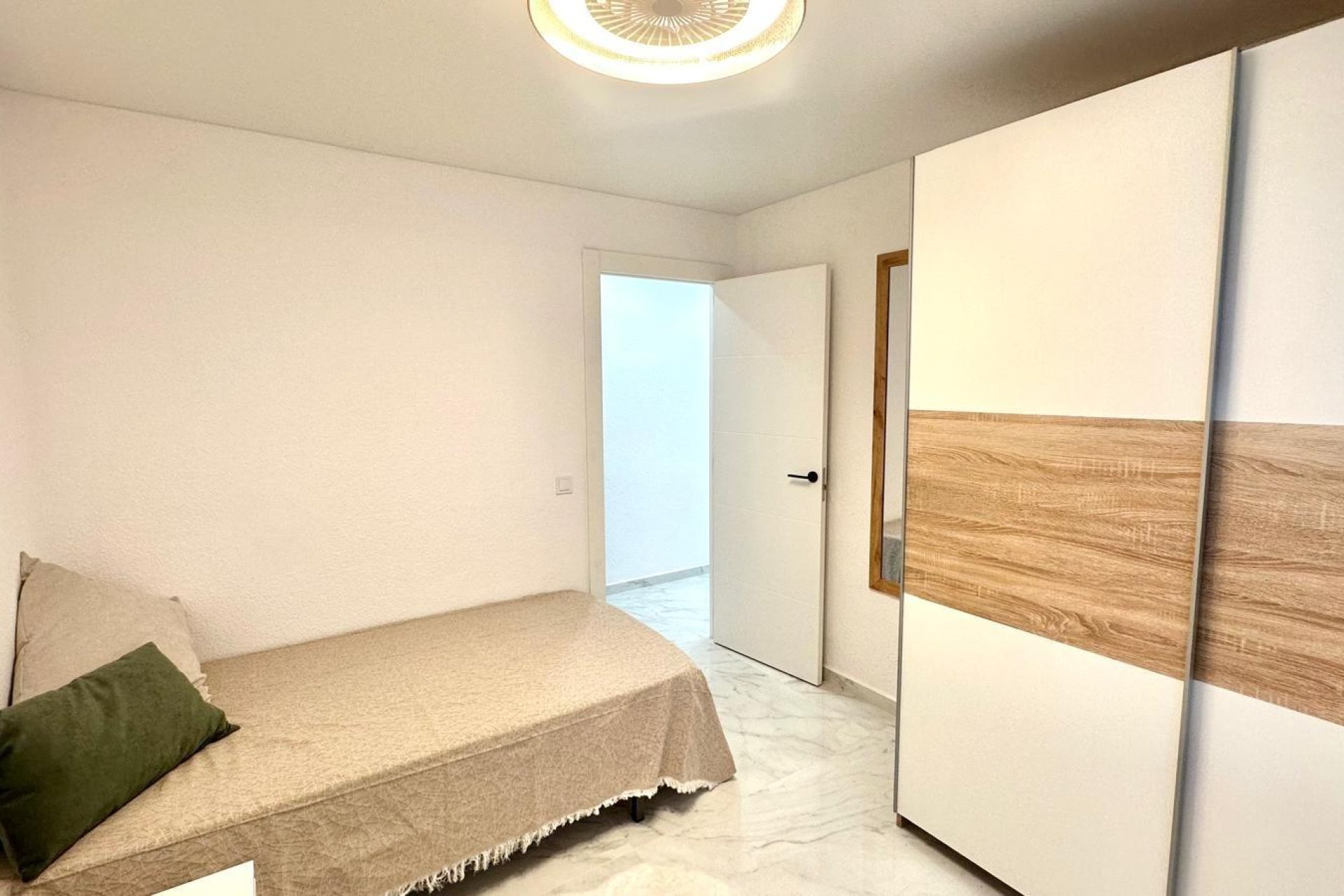 Resale - Apartment -
Torrevieja - Playa del Cura