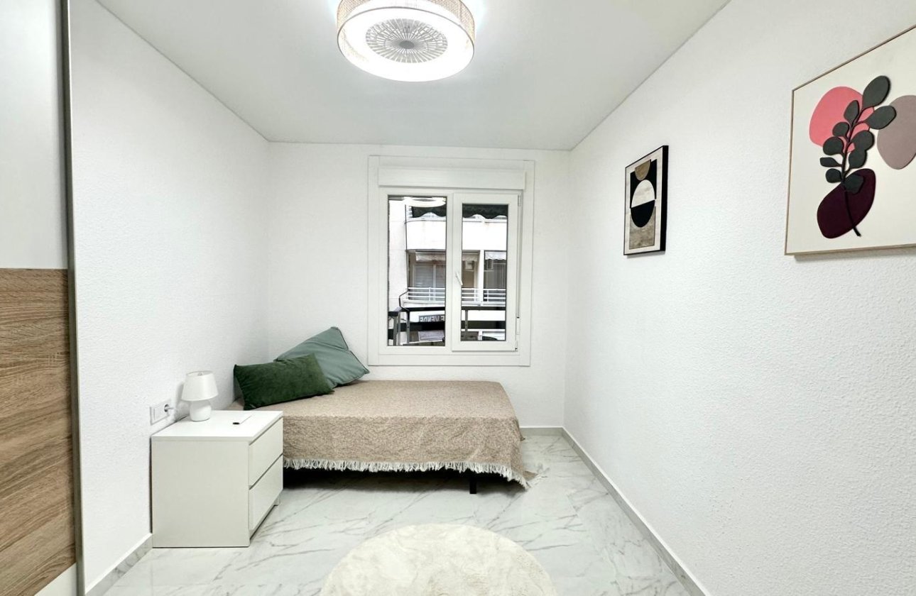 Resale - Apartment -
Torrevieja - Playa del Cura