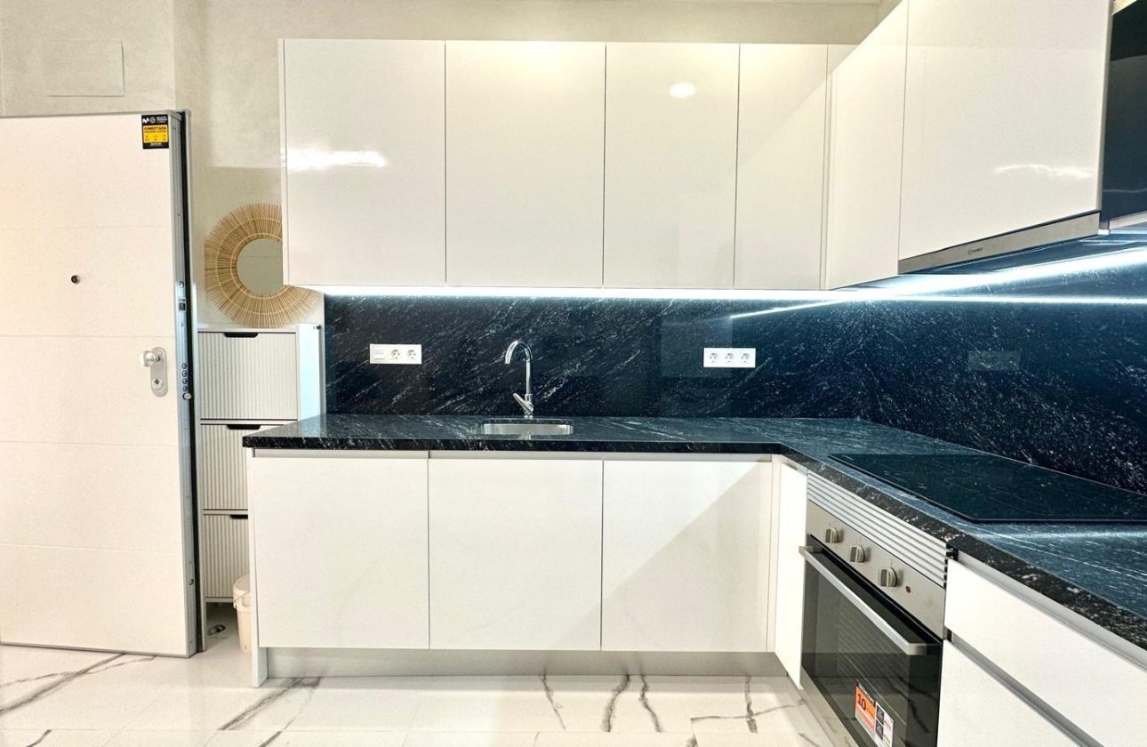 Resale - Apartment -
Torrevieja - Playa del Cura