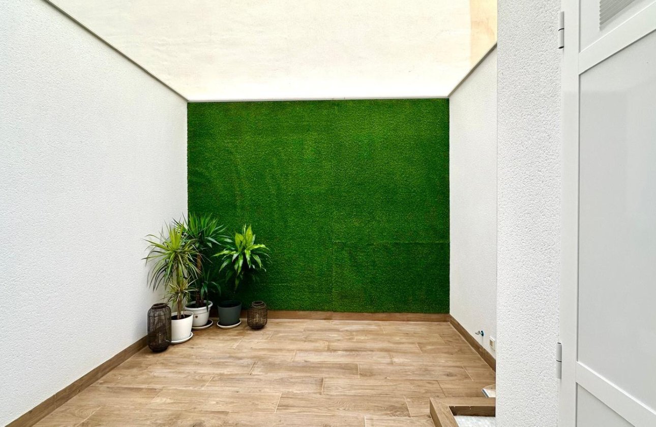 Resale - Apartment -
Torrevieja - Playa del Cura