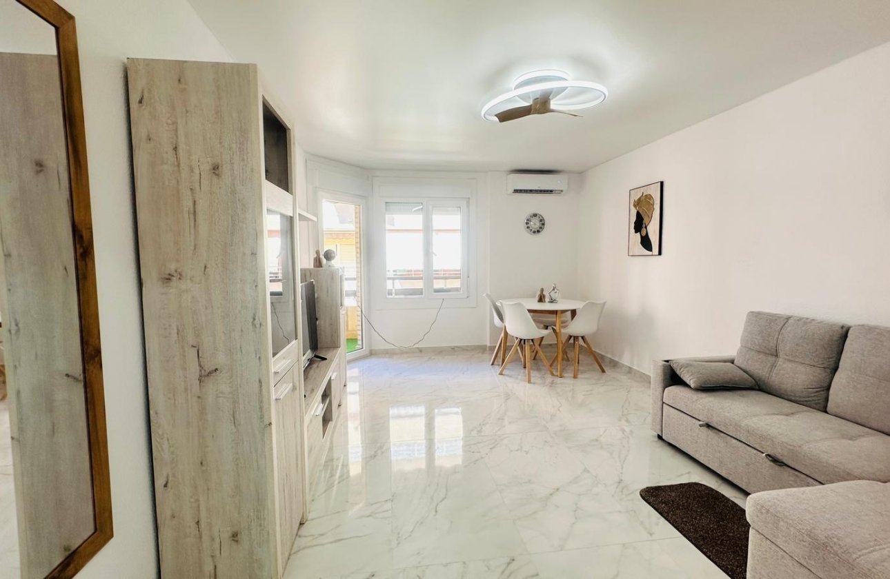 Resale - Apartment -
Torrevieja - Playa del Cura