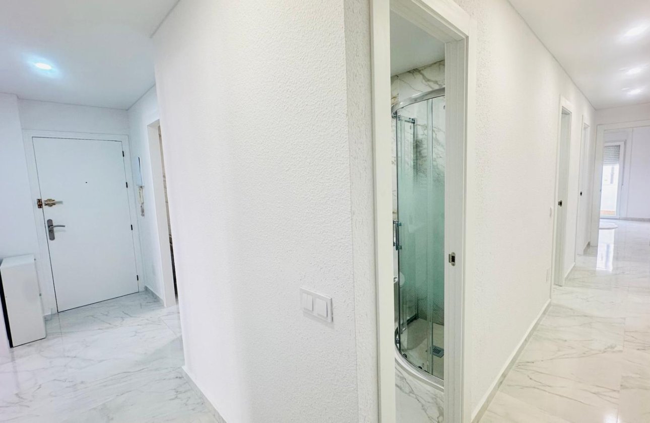 Resale - Apartment -
Torrevieja - Playa del Cura