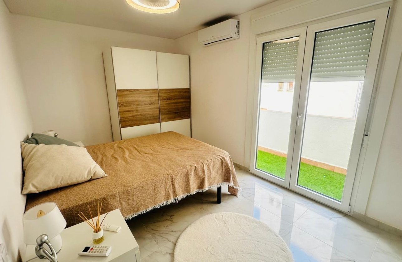 Resale - Apartment -
Torrevieja - Playa del Cura