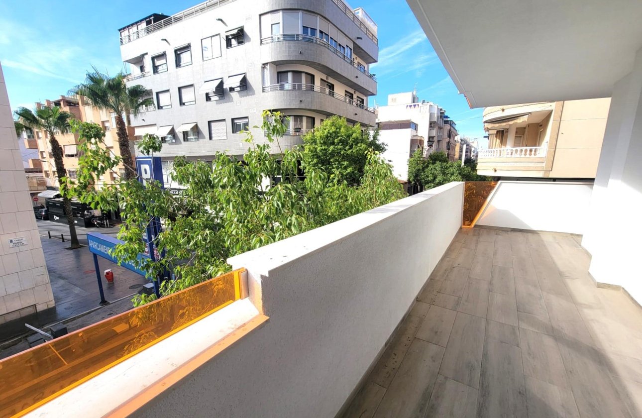 Resale - Apartment -
Torrevieja - Playa del Cura