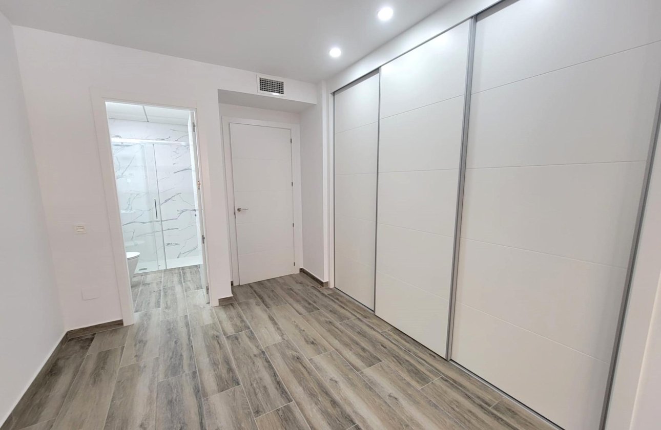 Resale - Apartment -
Torrevieja - Playa del Cura