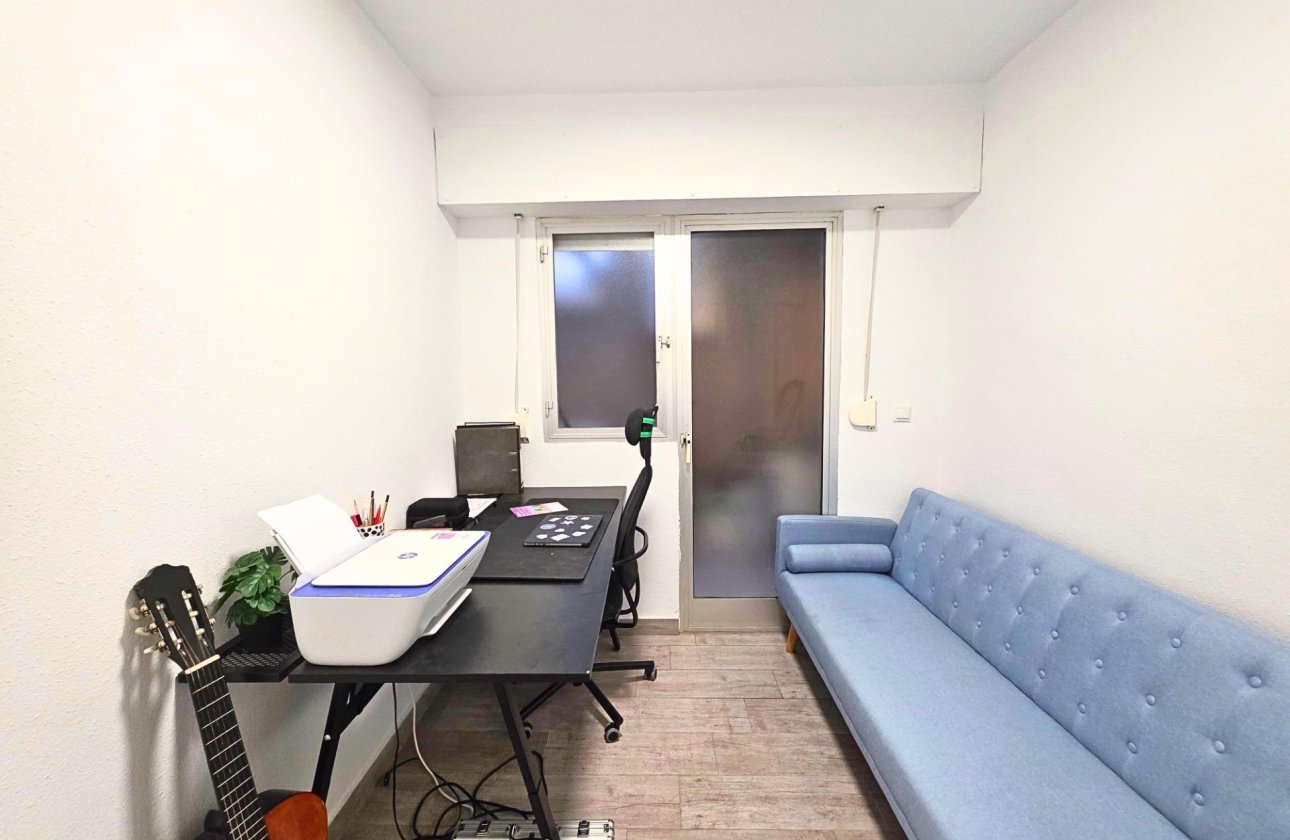 Resale - Apartment -
Torrevieja - Playa del Cura