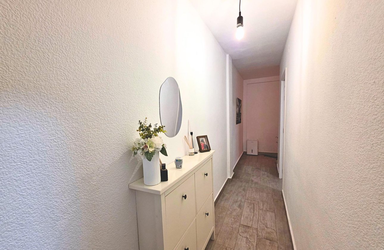 Resale - Apartment -
Torrevieja - Playa del Cura