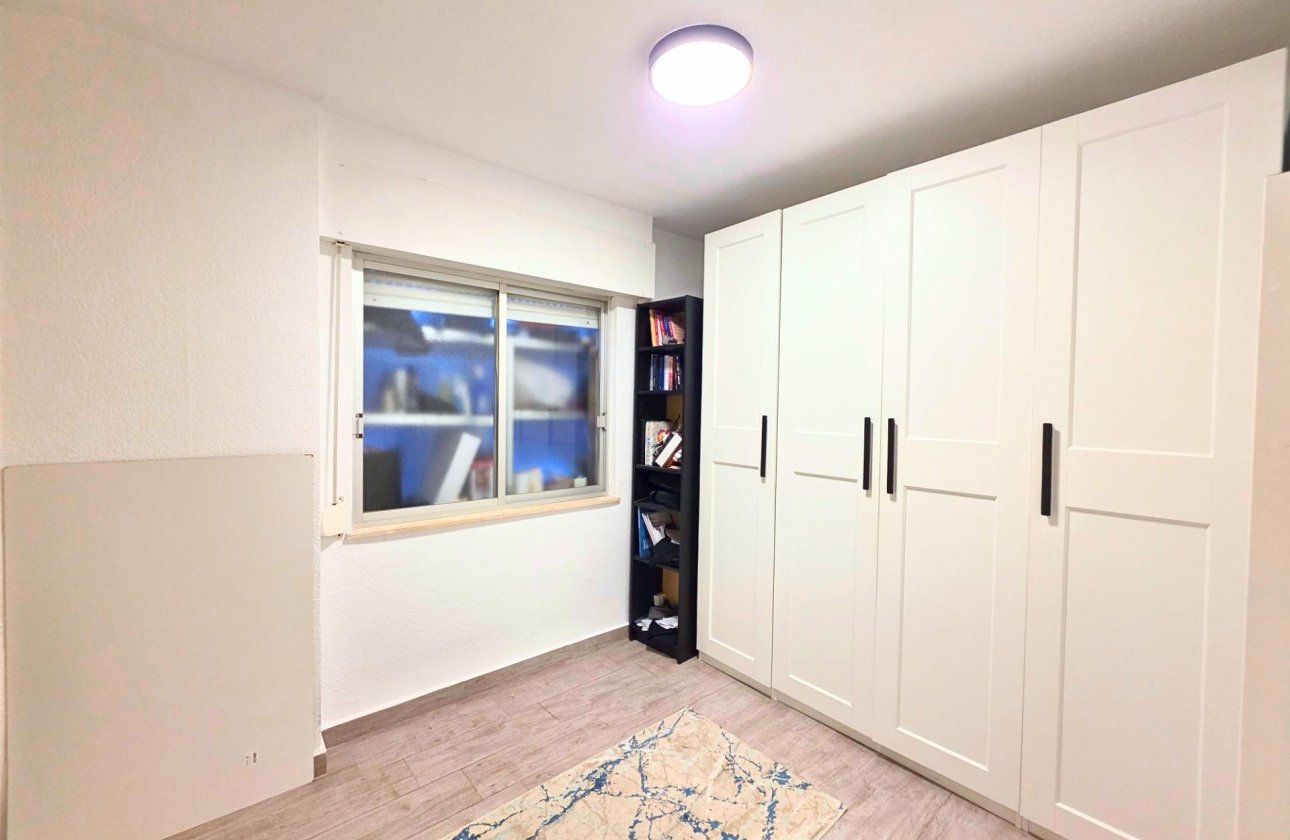 Resale - Apartment -
Torrevieja - Playa del Cura