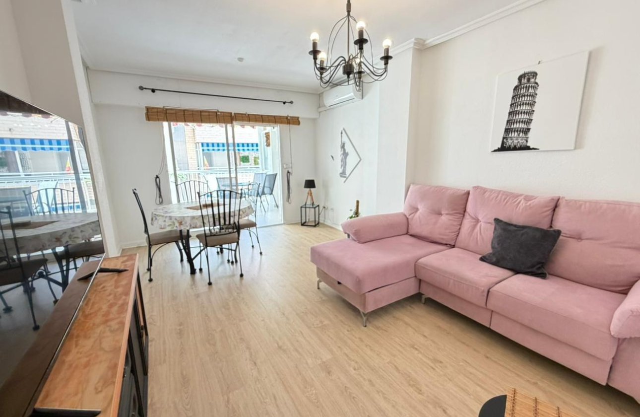 Resale - Apartment -
Torrevieja - Playa del Cura