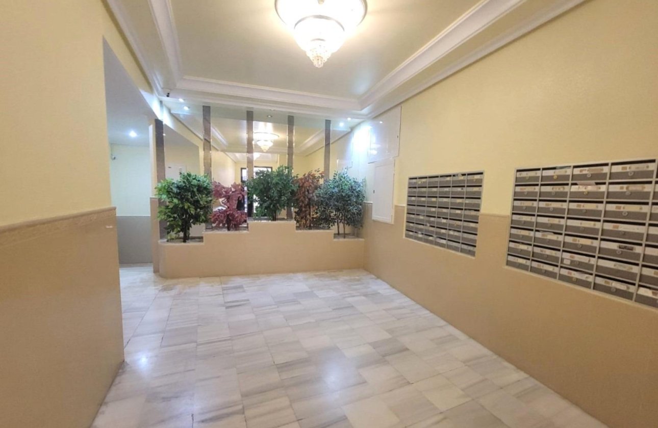 Resale - Apartment -
Torrevieja - Playa del Cura