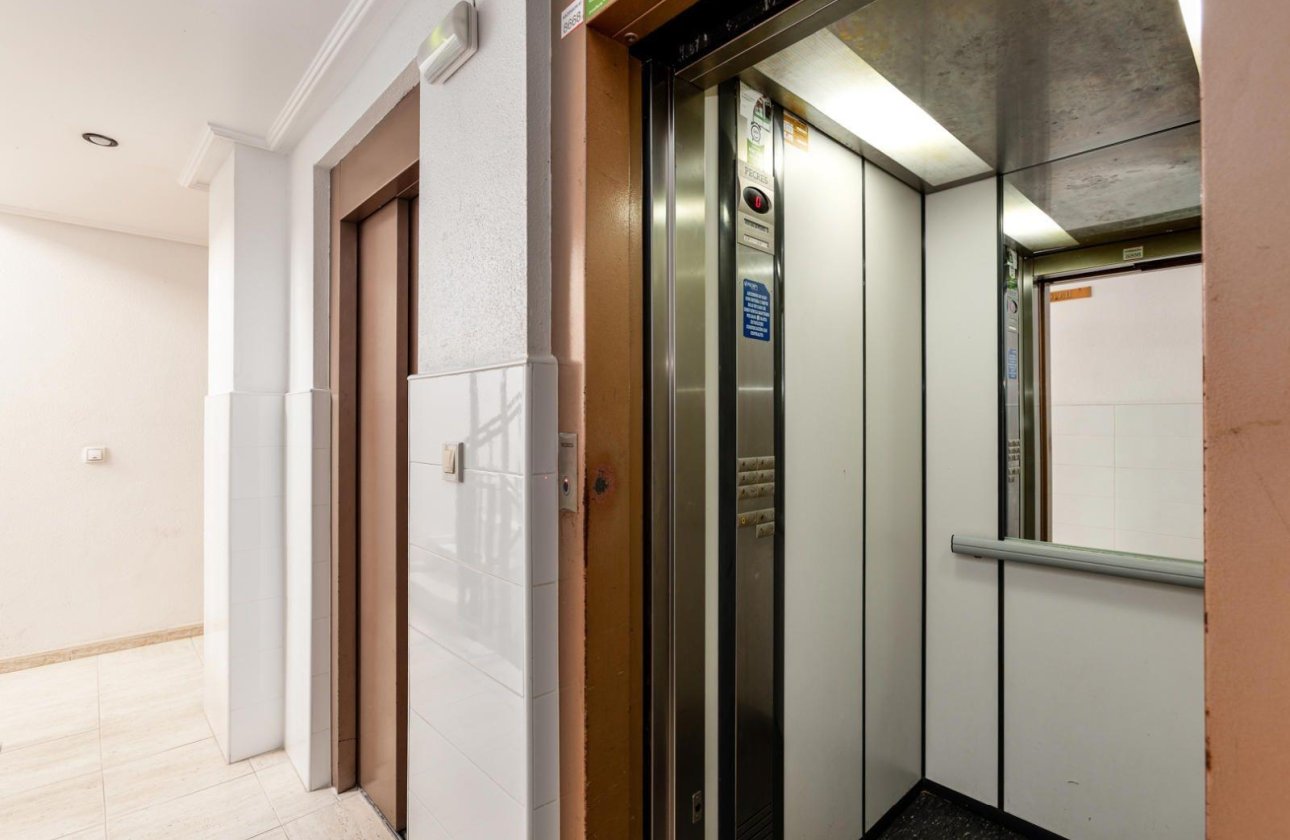 Resale - Apartment -
Torrevieja - Playa del Cura