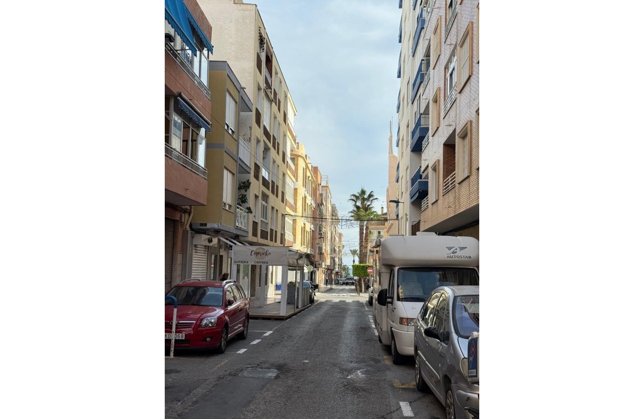 Resale - Apartment -
Torrevieja - Playa del Cura