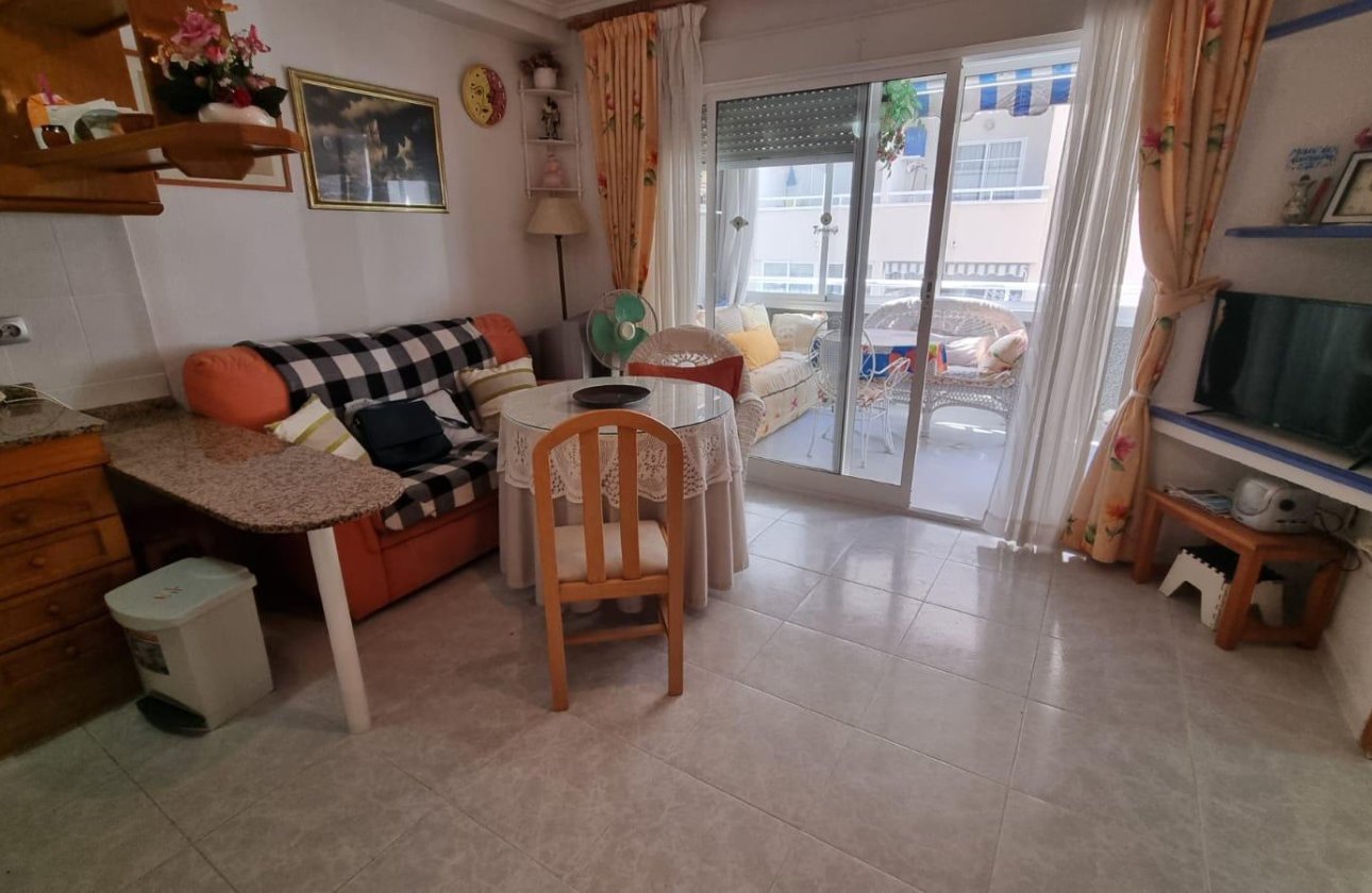 Resale - Apartment -
Torrevieja - Playa del Cura