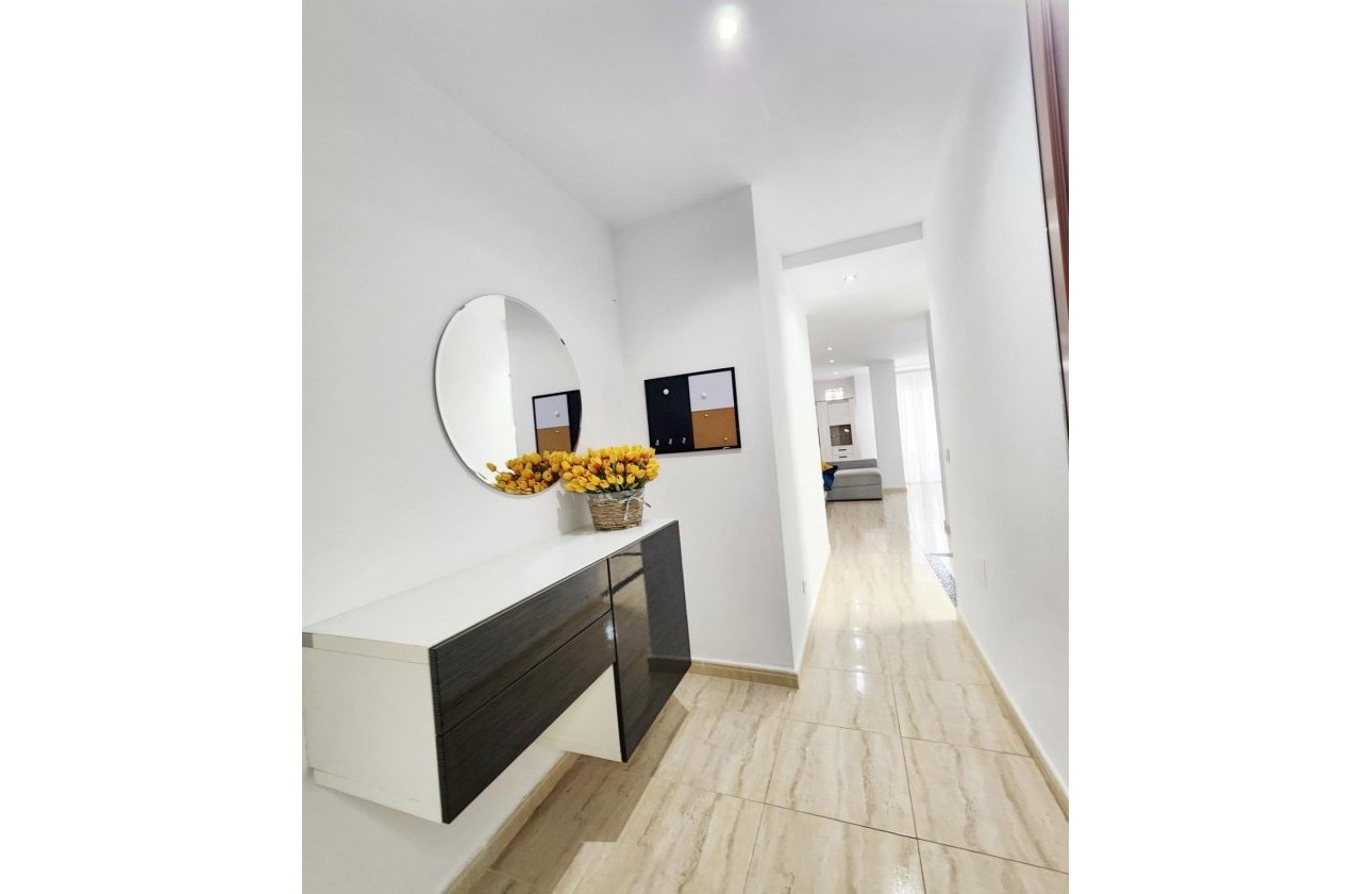 Resale - Apartment -
Torrevieja - Playa del Cura