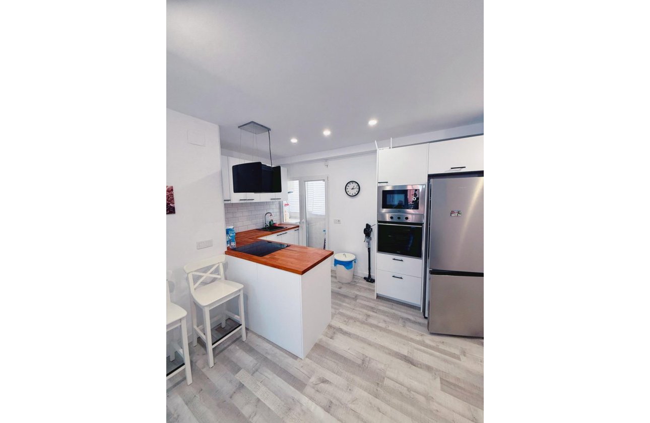 Resale - Apartment -
Torrevieja - Playa del Cura