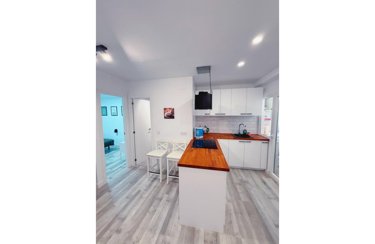 Resale - Apartment -
Torrevieja - Playa del Cura