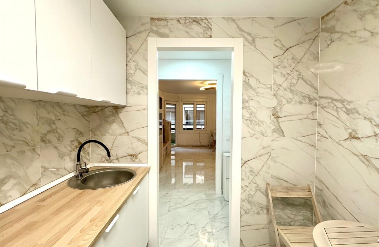 Resale - Apartment -
Torrevieja - Playa del Cura