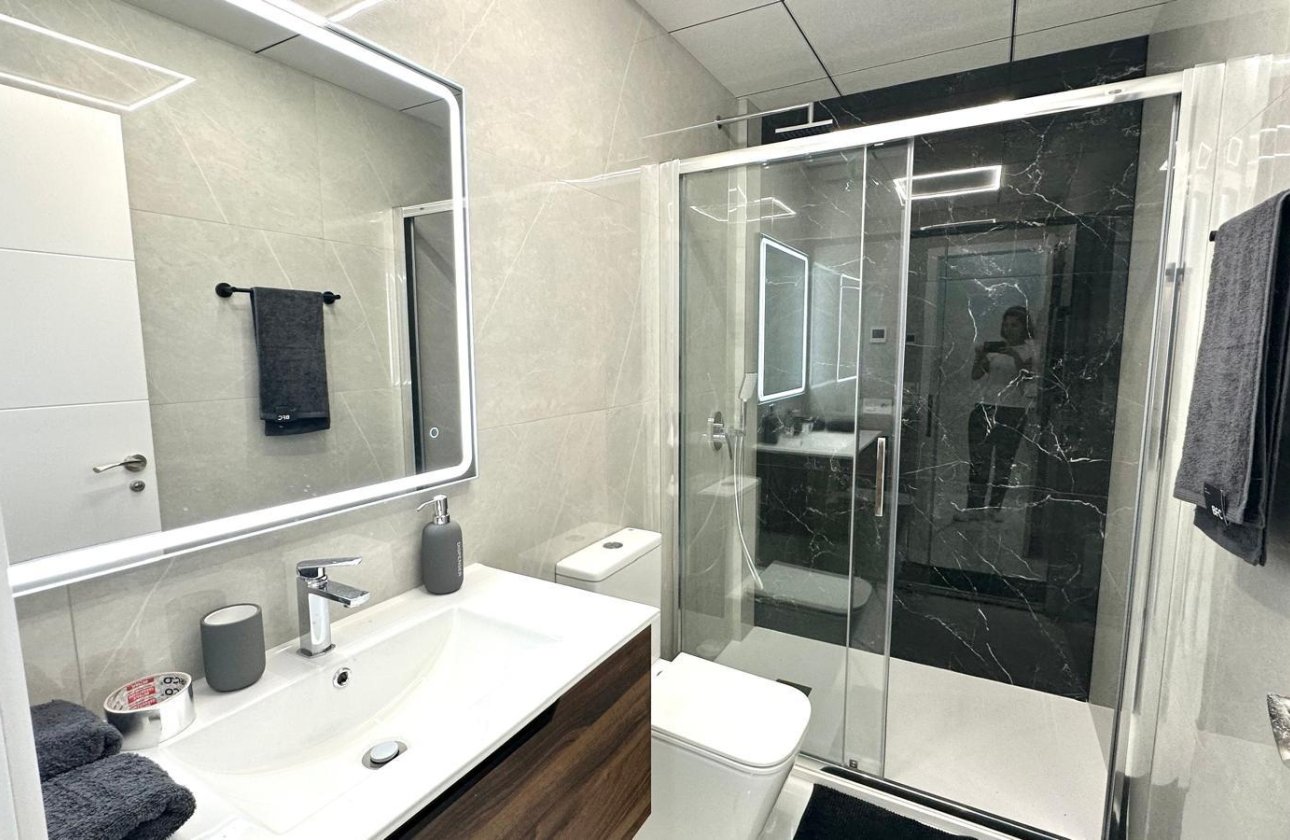 Resale - Apartment -
Torrevieja - Playa del Cura