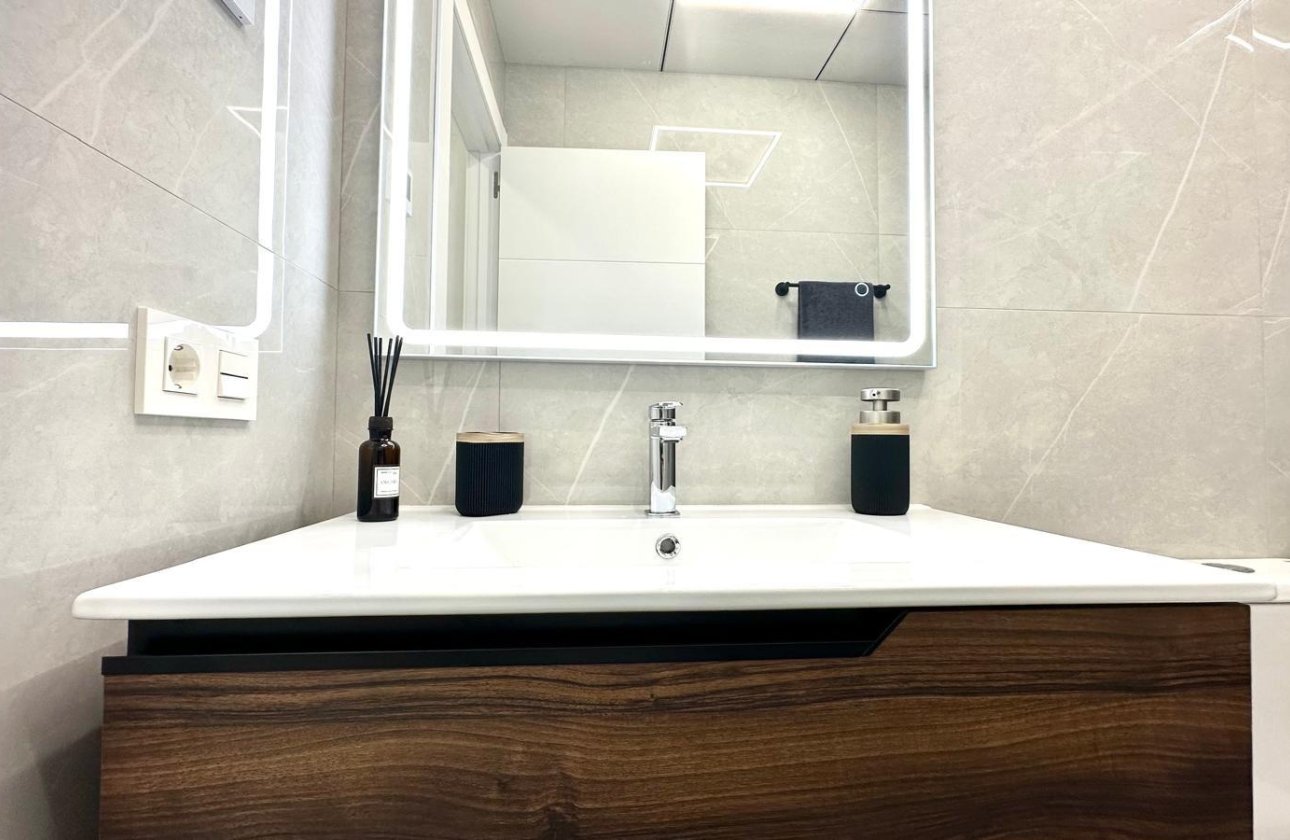 Resale - Apartment -
Torrevieja - Playa del Cura