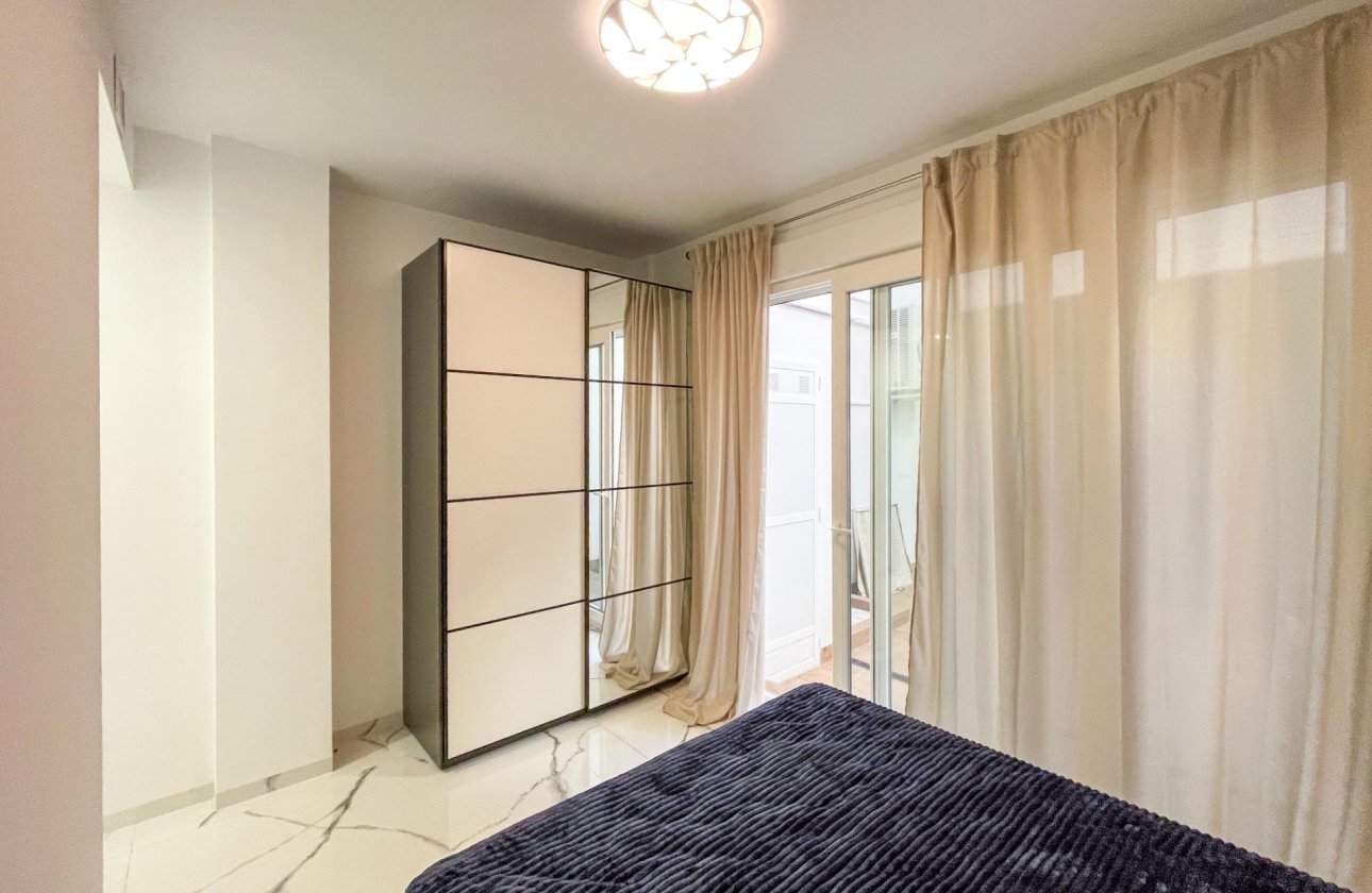 Resale - Apartment -
Torrevieja - Playa del Cura