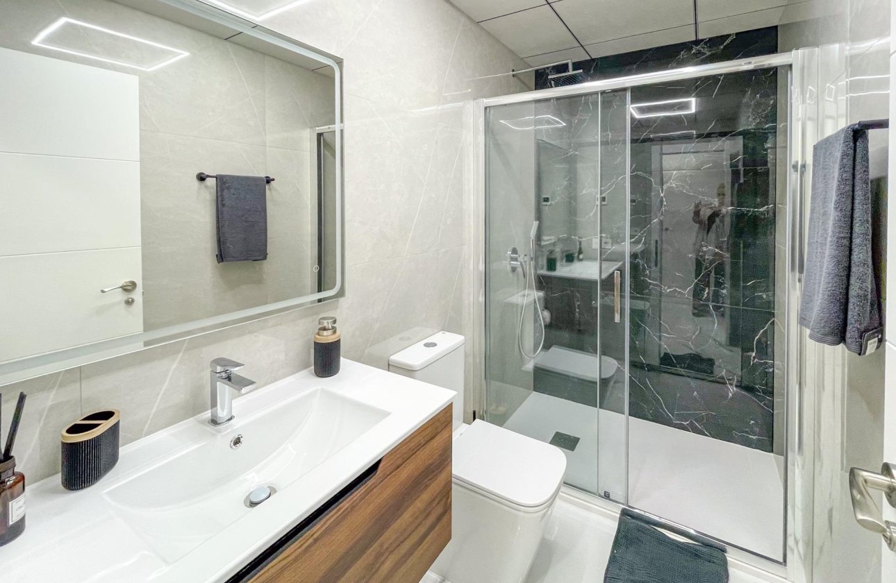 Resale - Apartment -
Torrevieja - Playa del Cura