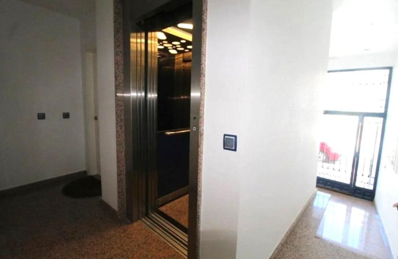 Resale - Apartment -
Torrevieja - Playa del Cura