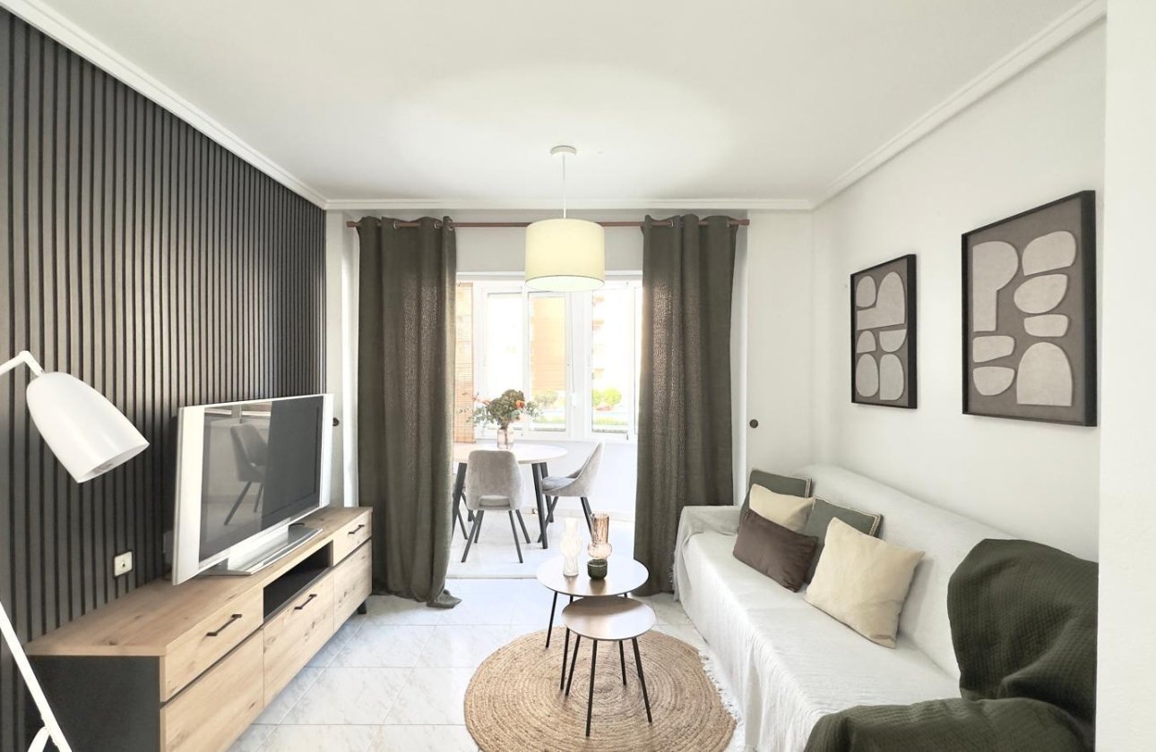 Resale - Apartment -
Torrevieja - Playa del Cura