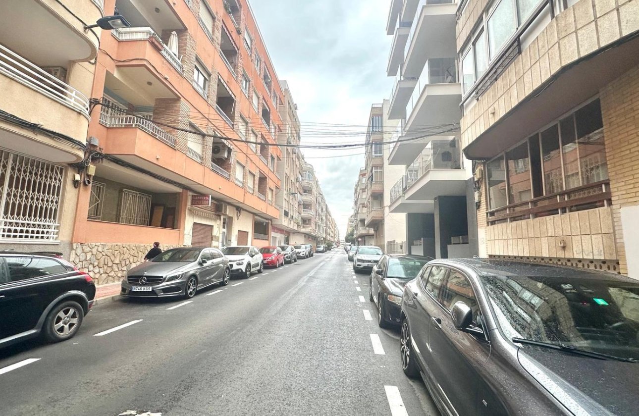 Resale - Apartment -
Torrevieja - Playa del Cura